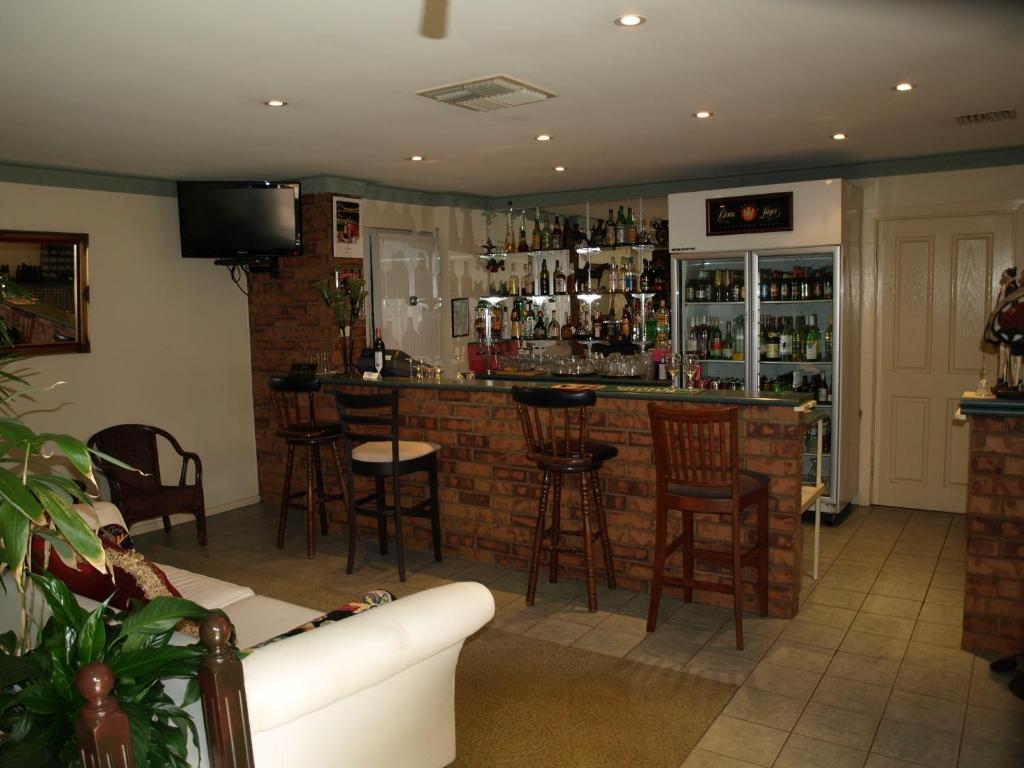 Civic Motor Inn Cowra Buitenkant foto