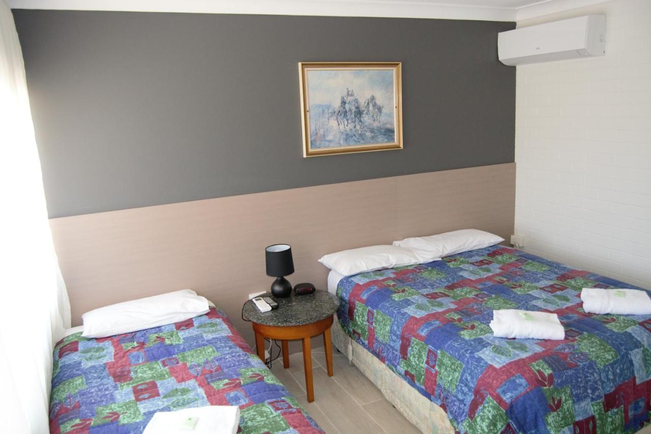 Civic Motor Inn Cowra Buitenkant foto