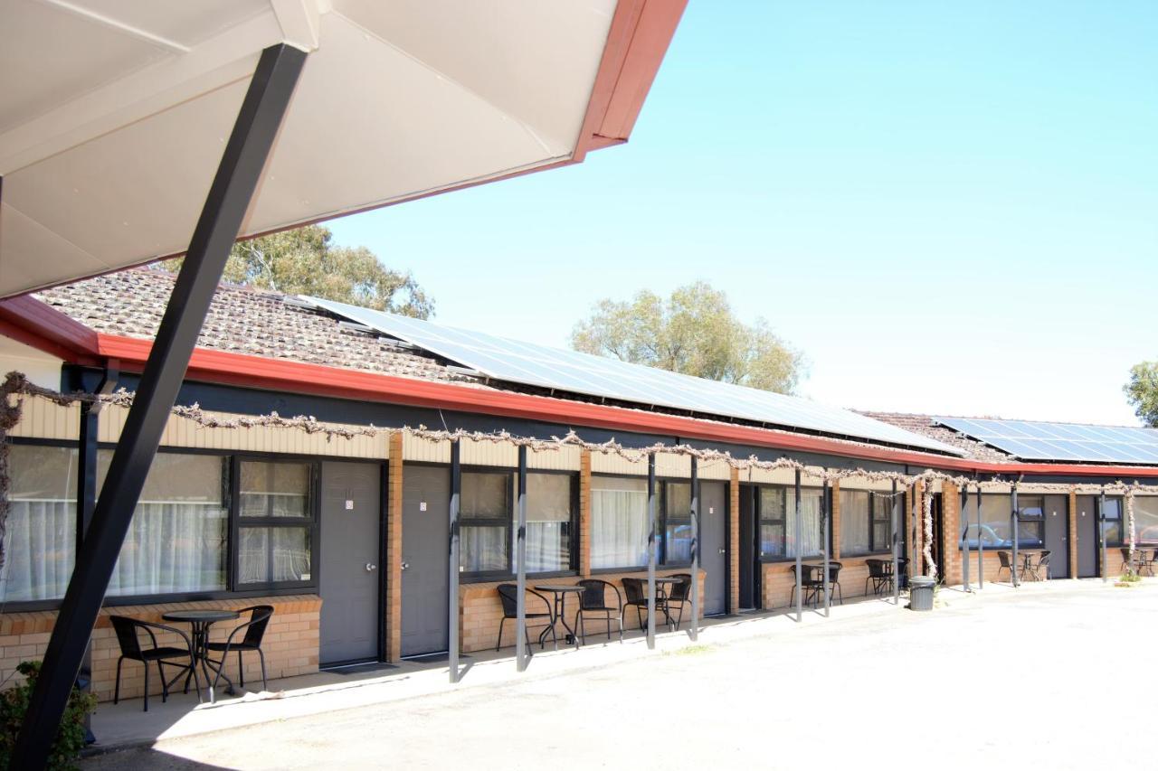 Civic Motor Inn Cowra Buitenkant foto