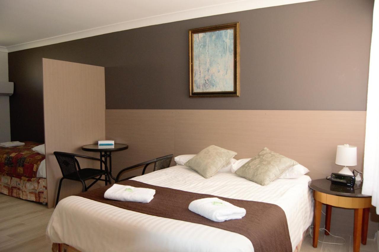 Civic Motor Inn Cowra Buitenkant foto