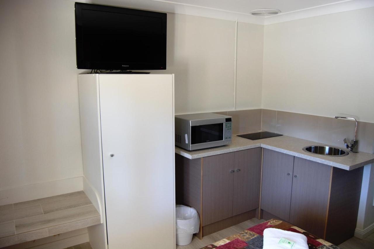 Civic Motor Inn Cowra Buitenkant foto